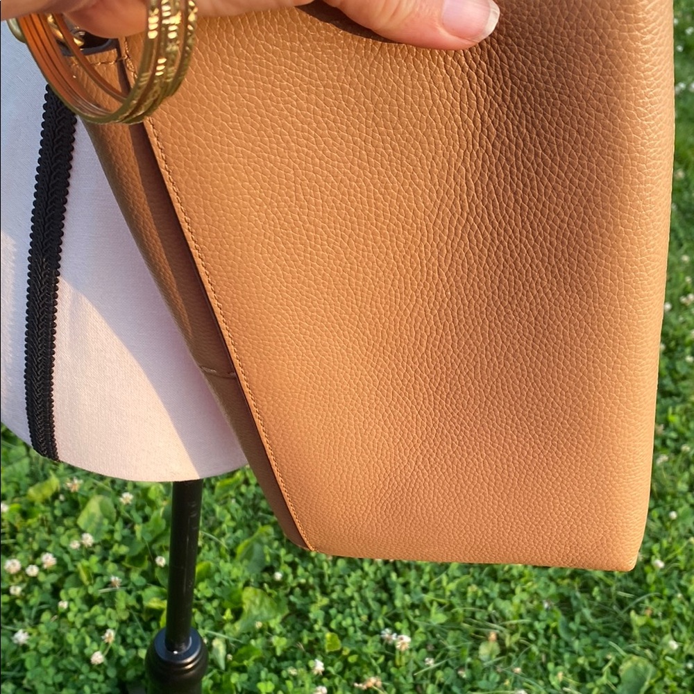 Tory Burch Tan Crossbody Bag - Picture 12 of 17